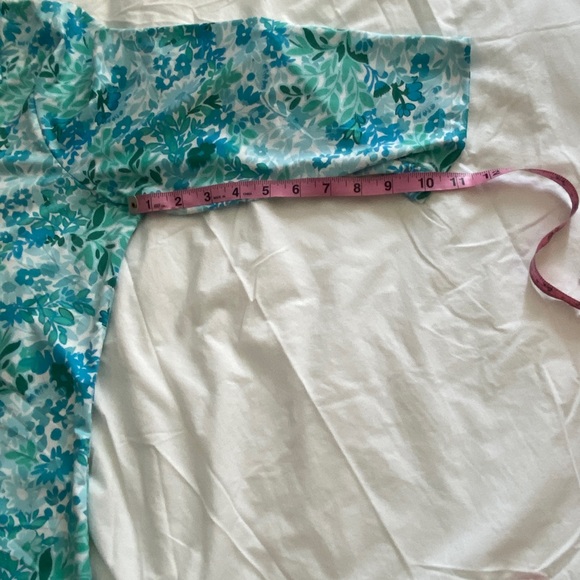 Croft & Barrow, size XXL, collared floral blouse, polyester & spandex blend. - Picture 8 of 10